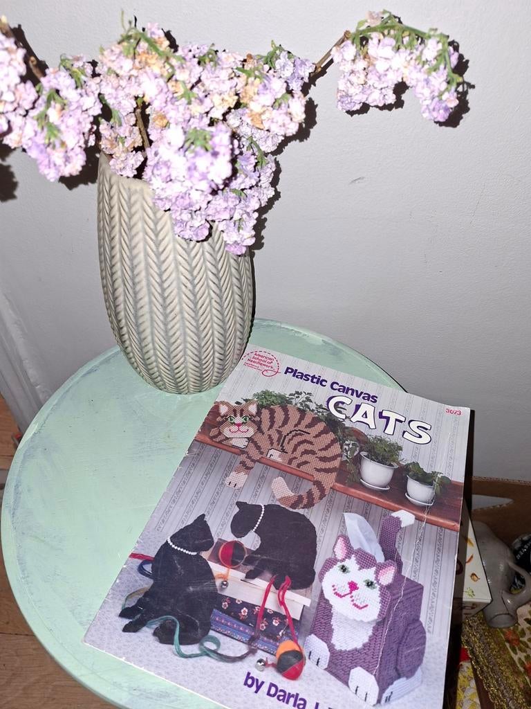 Vintage jaren 90' Plastic Canvas katten boekje., Ophalen of Verzenden