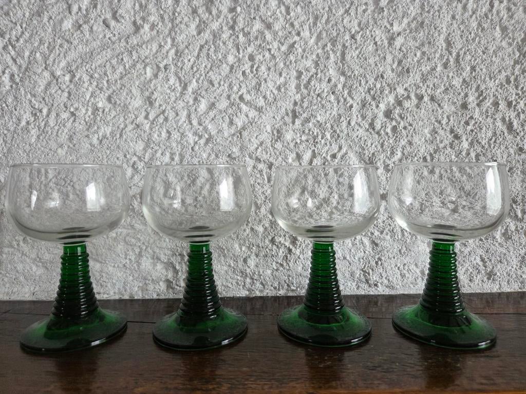 Set van 4 vintage roemer wijnglazen met groene voet, Antiek en Kunst, Antiek | Glas en Kristal, Ophalen of Verzenden