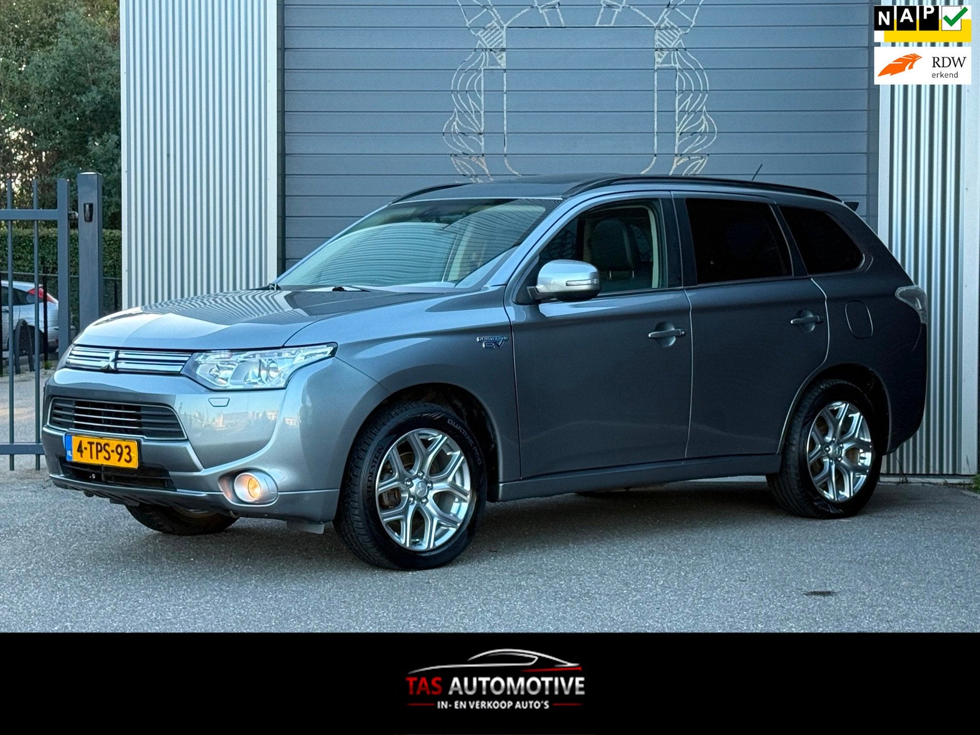 Mitsubishi Outlander 2.0 PHEV Instyle 2e EIG/SCHUIFDAK/NAVI, Auto's, 4 cilinders, Hybride Elektrisch/Benzine, SUV of Terreinwagen
