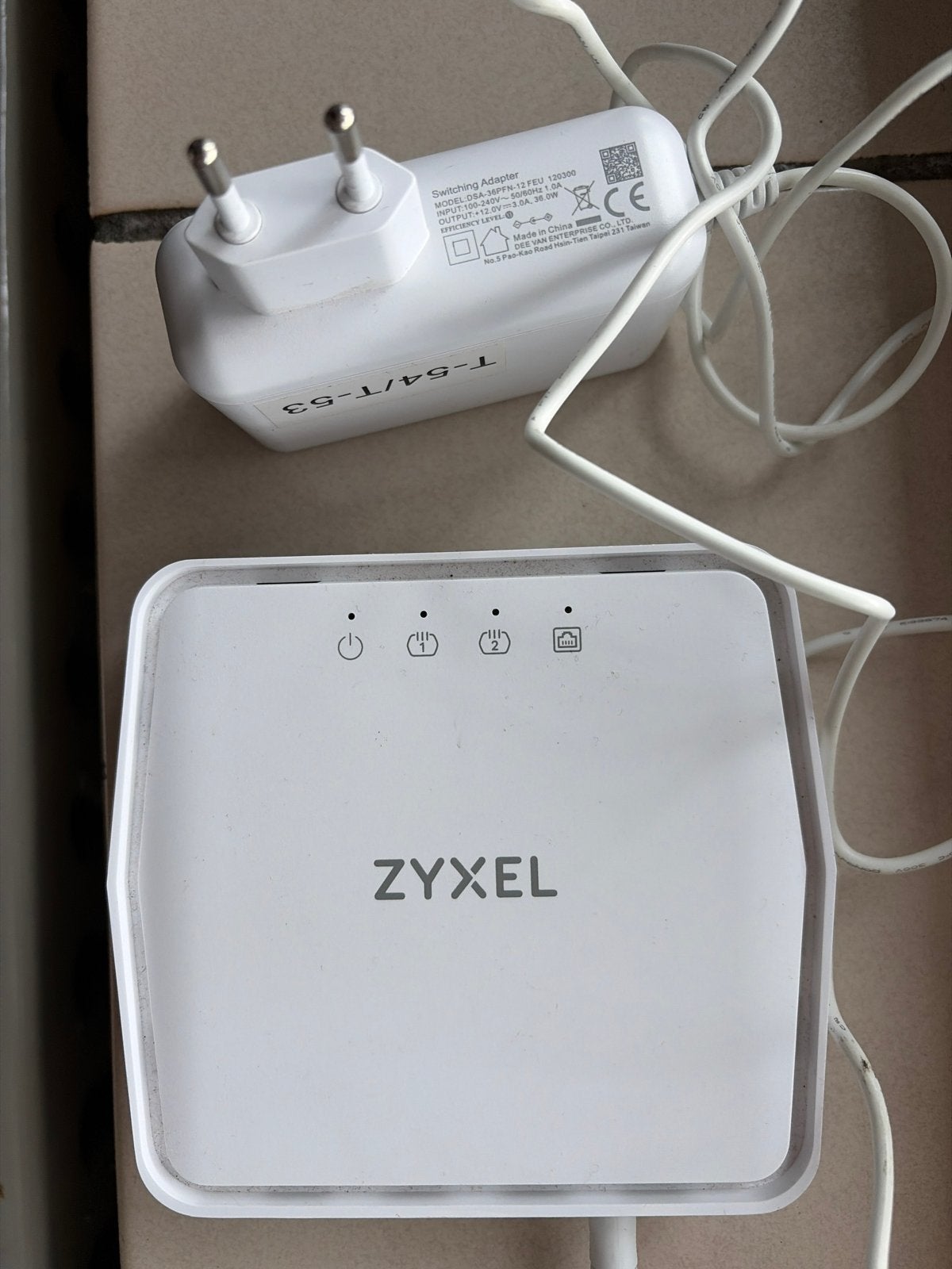 Zyxel VMG4005-B50A Bridge VDSL2 Modem, Computers en Software, Ophalen of Verzenden, Zo goed als nieuw, Router met modem