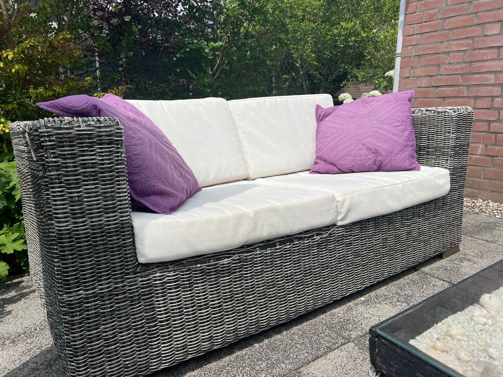 Wicker Loungeset met Bank en Stoelen - Crème Witte Kussens, Ophalen, 4 zitplaatsen, Gebruikt, Loungeset