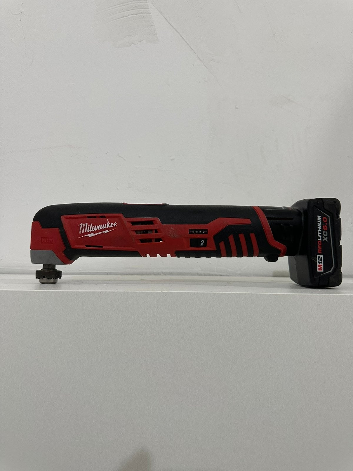 Milwaukee multitool met accu, Ophalen, Zo goed als nieuw, Minder dan 700 watt, Overige typen
