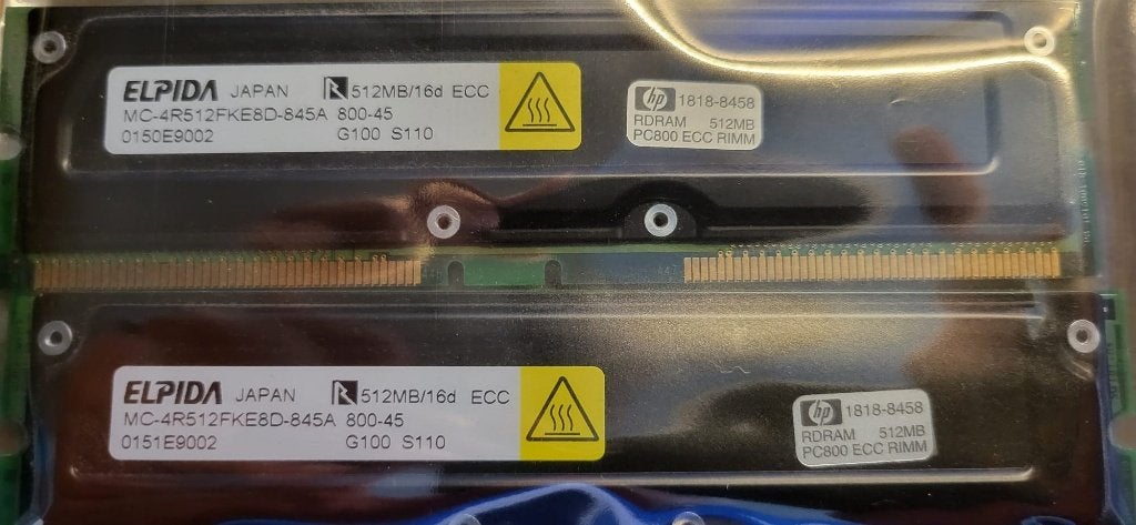 2x ELPIDA MC4R512FKE8D-845A 512/16d PC800 ECC RIMM, 1 GB of minder, Overige soorten, Server, Zo goed als nieuw