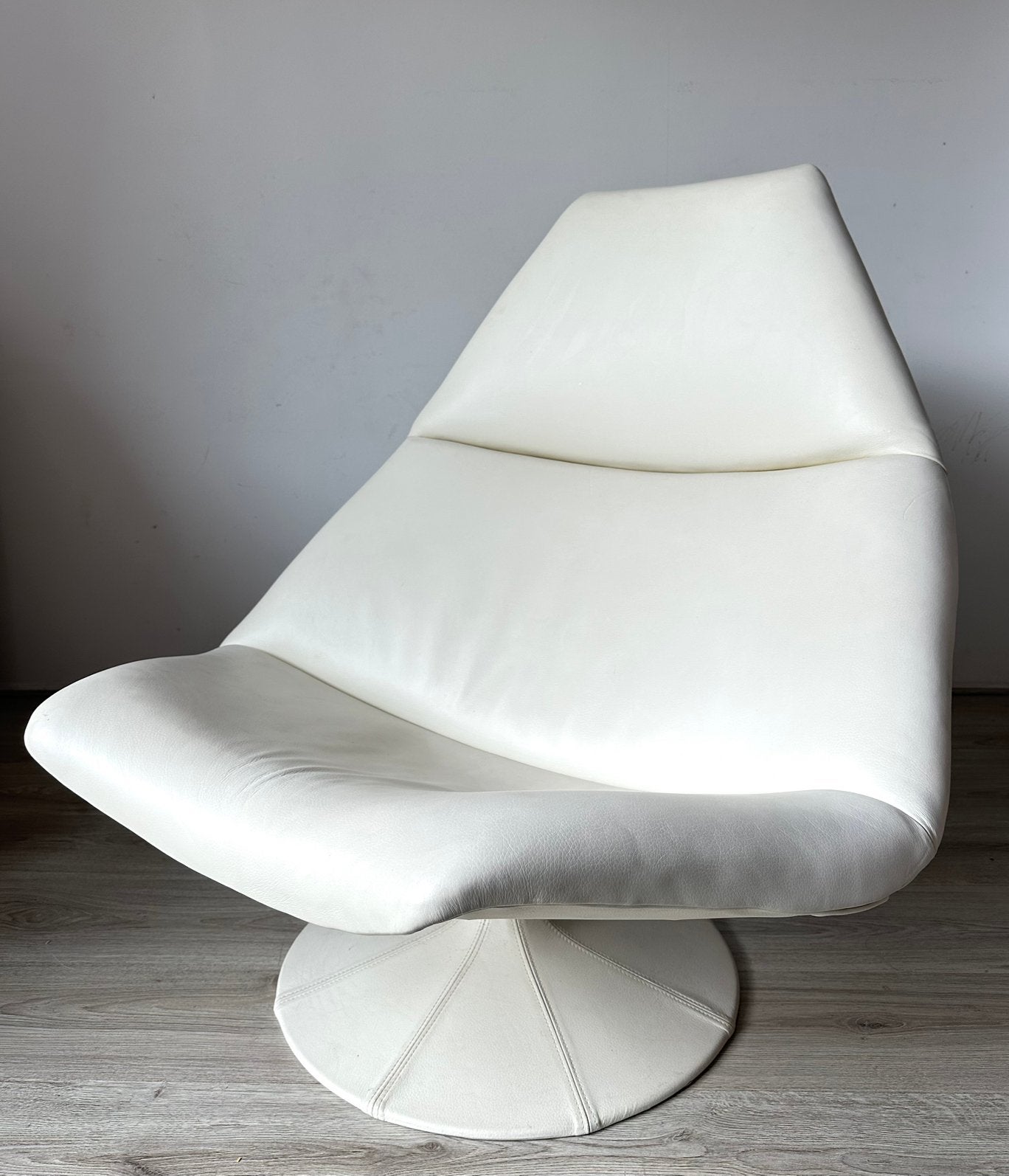 Artifort F510 design lounge fauteuil, Huis en Inrichting, Fauteuils, Ophalen, Gebruikt, 75 tot 100 cm, Leer