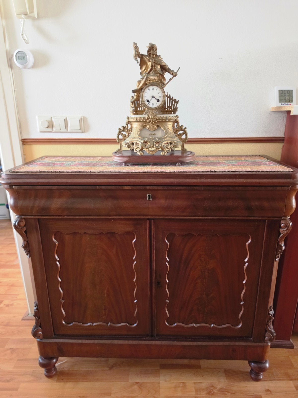 Antiek houten dressoir, Antiek en Kunst, Ophalen