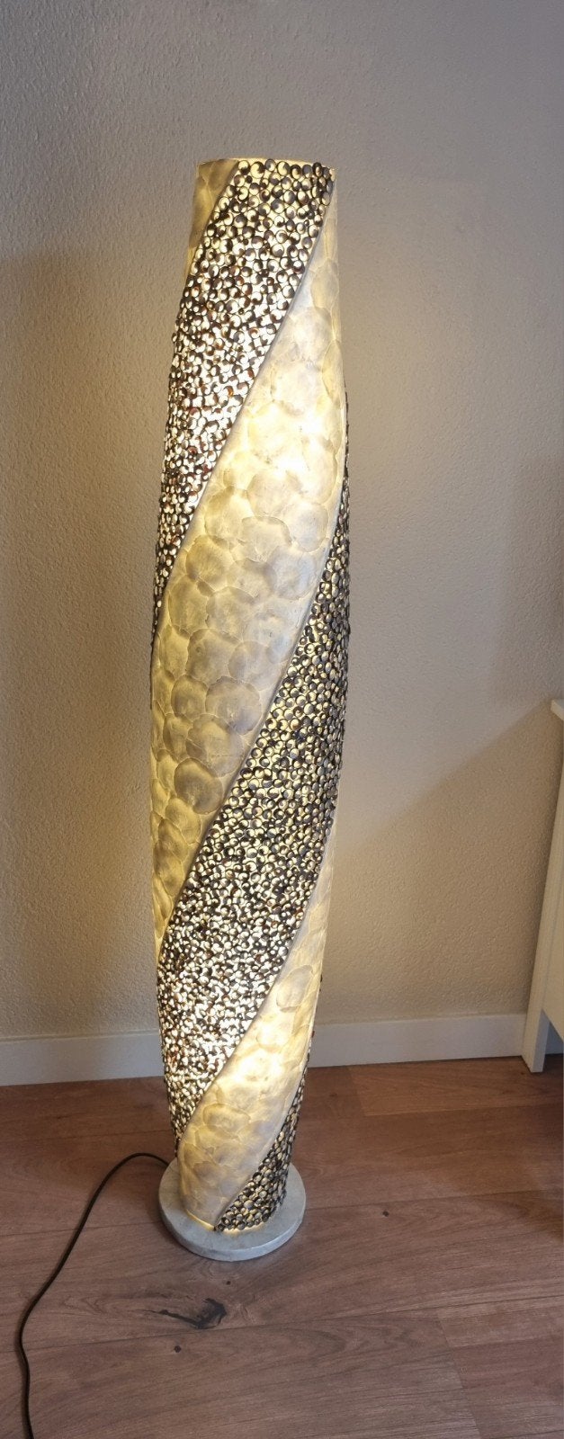 Unieke vloerlamp met schelpen en parelmoer, Ophalen, 100 tot 150 cm, Overige materialen, E27 (groot)