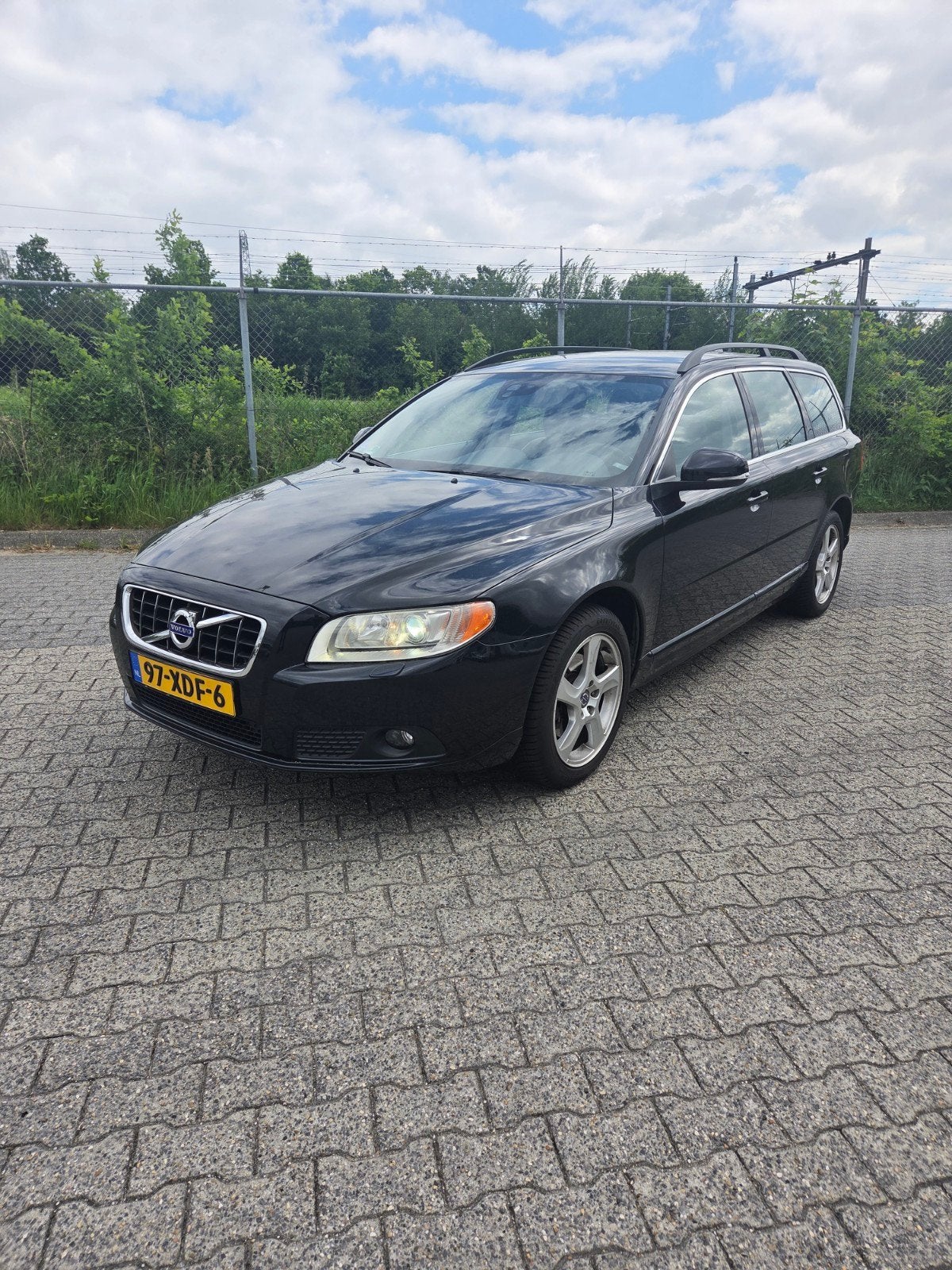 Volvo V70 – Automaat – Incl. nieuwe APK – Onderhouden, Auto's, 1596 cc, Zwart, 4 cilinders, 179 pk