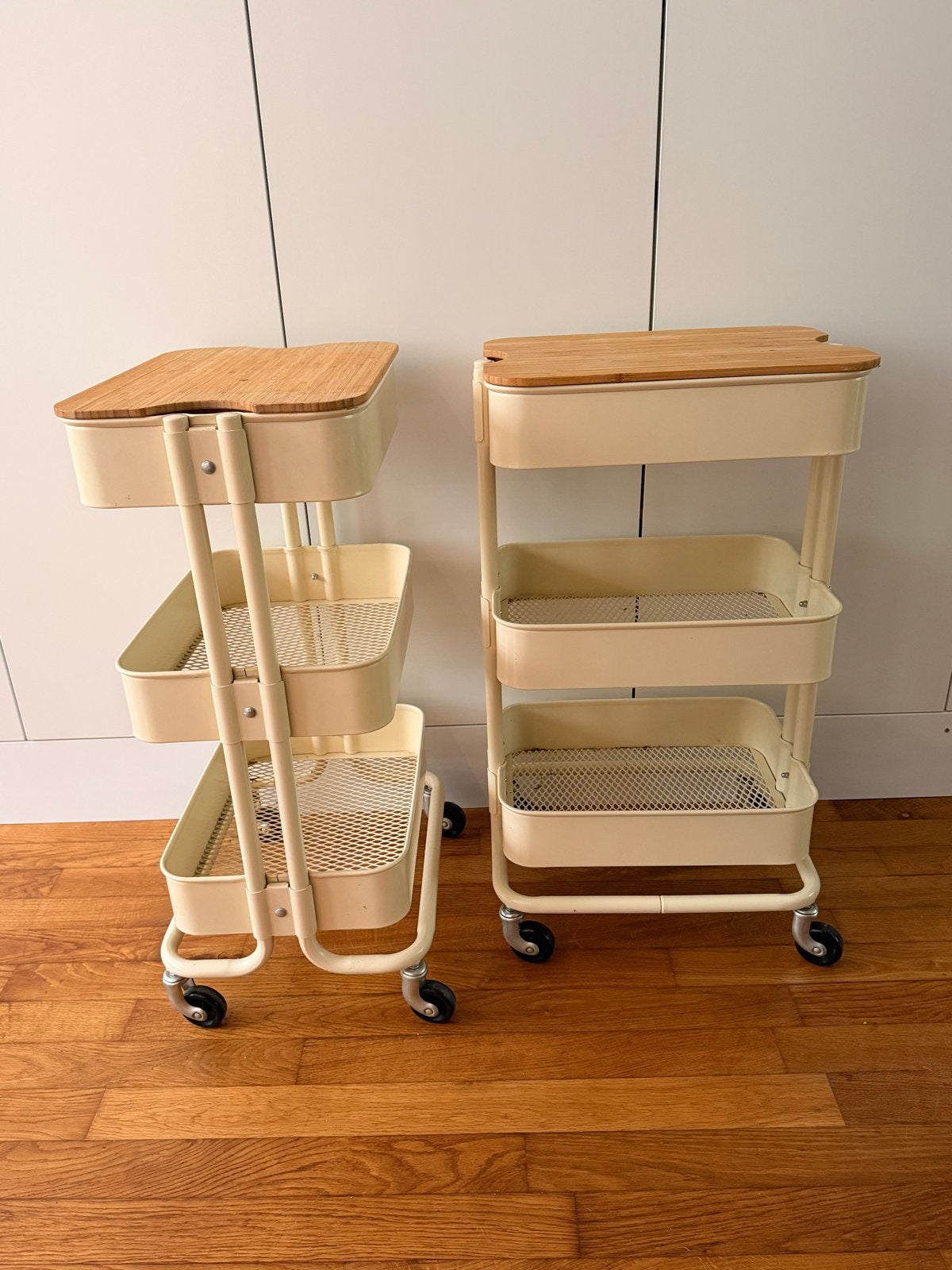 2 IKEA RÅSKOG roltafels met bamboe blad - Zo goed als nieuw, Ophalen, Zo goed als nieuw