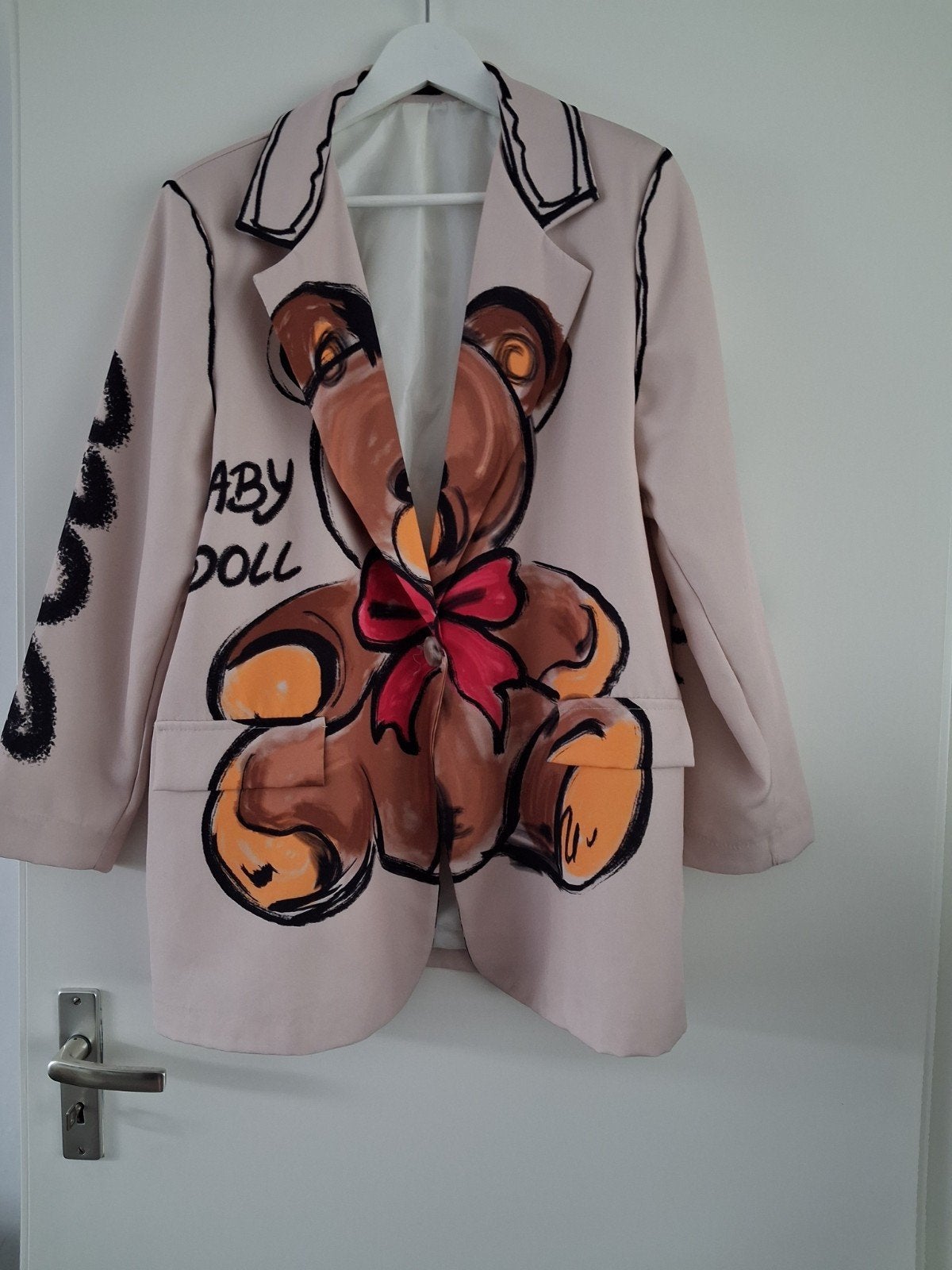 Uniek Jasje met Teddybeer Print - 'Baby Doll' Design, Beige, Maat 42/44 (L), Ophalen of Verzenden, Jasje