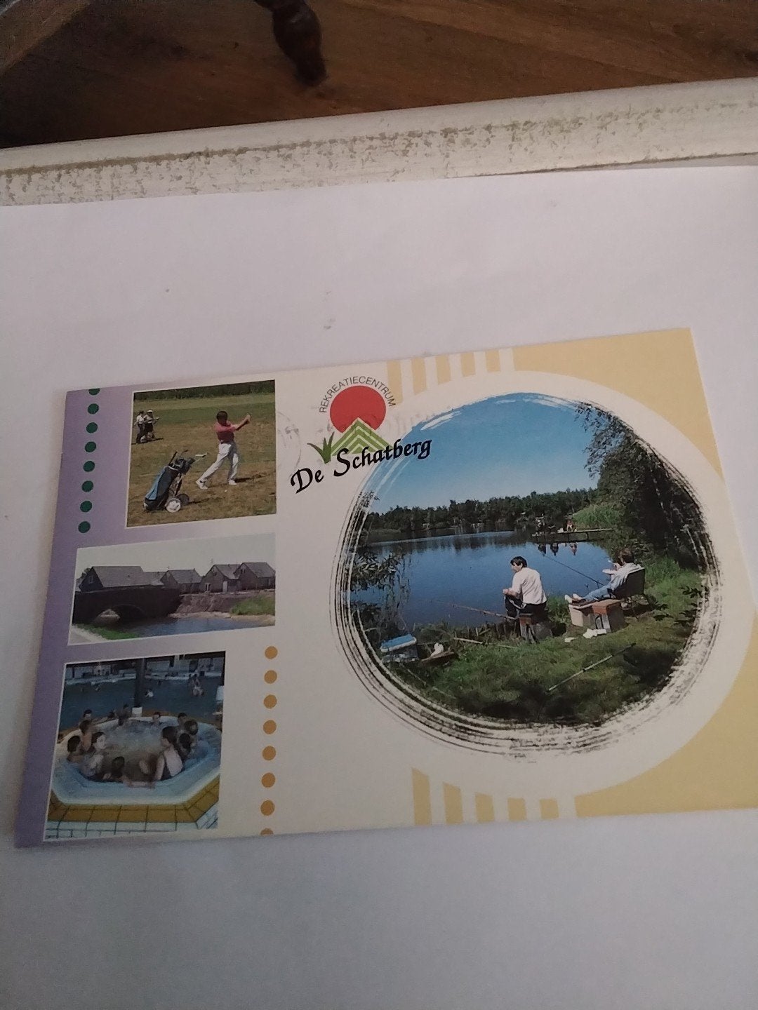 Ansichtkaart Recreatiecentrum De Schatberg (1998), Ophalen of Verzenden, 1980 tot heden, Gelopen
