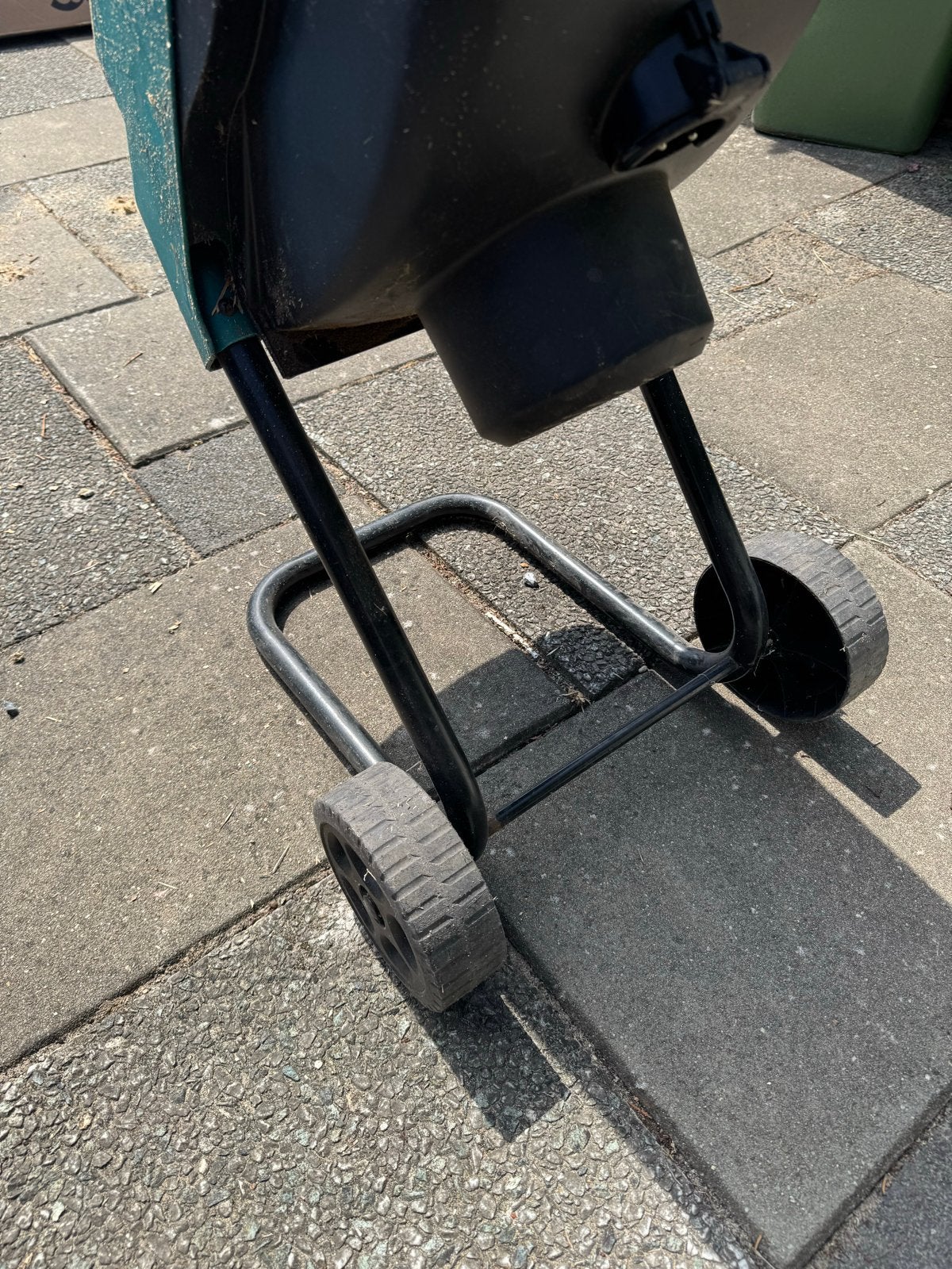 Bosch AXT Rapid 2000 hakselaar - Krachtige tuinversnipperaar, Ophalen, Gebruikt, Elektrisch, Met opvangbak