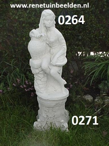 Vrouw met kruik op zuil. nr 0264 & 0271, Ophalen, Nieuw, Beton, Waterornament