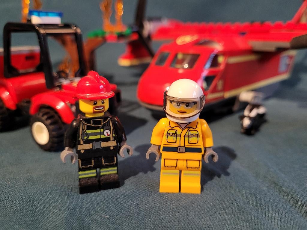 LEGO Brandweer brandweer vliegtuig blusvliegtuig (60217), City, Verzenden, Lego, Zo goed als nieuw