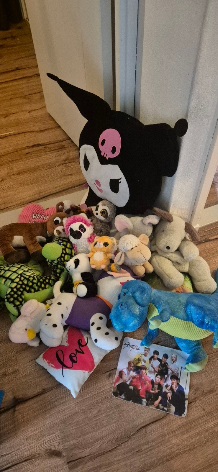 Diverse knuffels en Stray Kids muismat - Kuromi, Gebruikt, Overige merken, Overige karakters, Overige typen