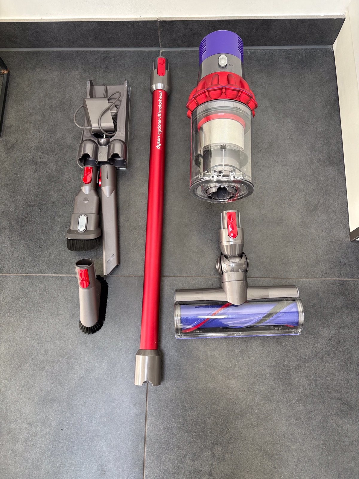 ZGAN Dyson V10 Motörhead Steelstofzuiger, Witgoed en Apparatuur, Stofzuigers, Ophalen of Verzenden, Zo goed als nieuw