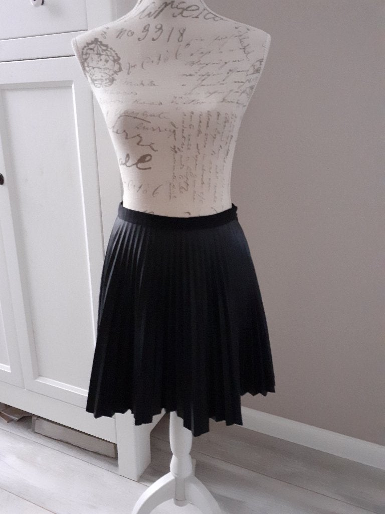 Leuke zwart (immitatie)-leren rok, VERO MODA,maat S., Kleding | Dames, Rokken, Vero Moda, Zwart, Nieuw, Ophalen of Verzenden