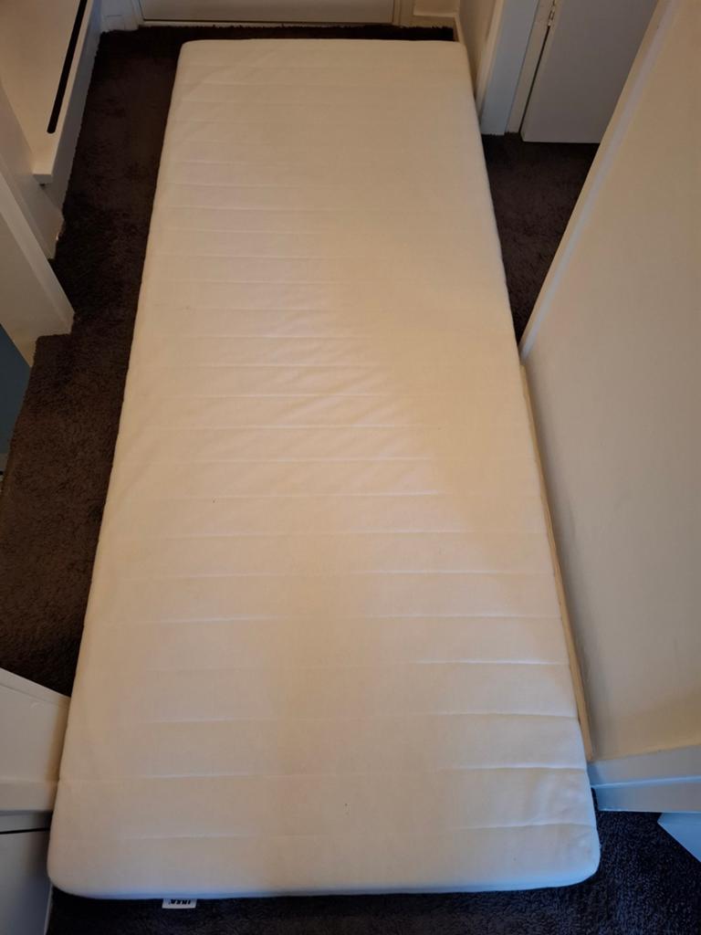 IKEA SULTAN eenpersoons matras met beschermhoes - 80x200 cm, Huis en Inrichting, Ophalen, Eenpersoons, Zo goed als nieuw, 80 cm