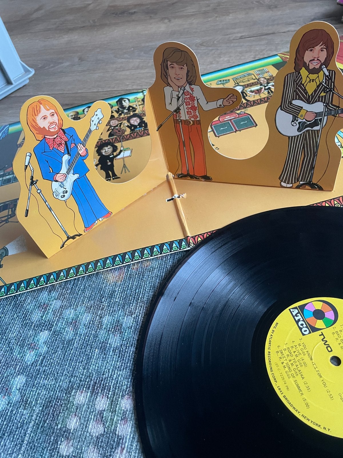 Bee Gees - To Whom It May Concern LP (1972) met pop-up hoes, LP, Gebruikt, Pop, Originele persing