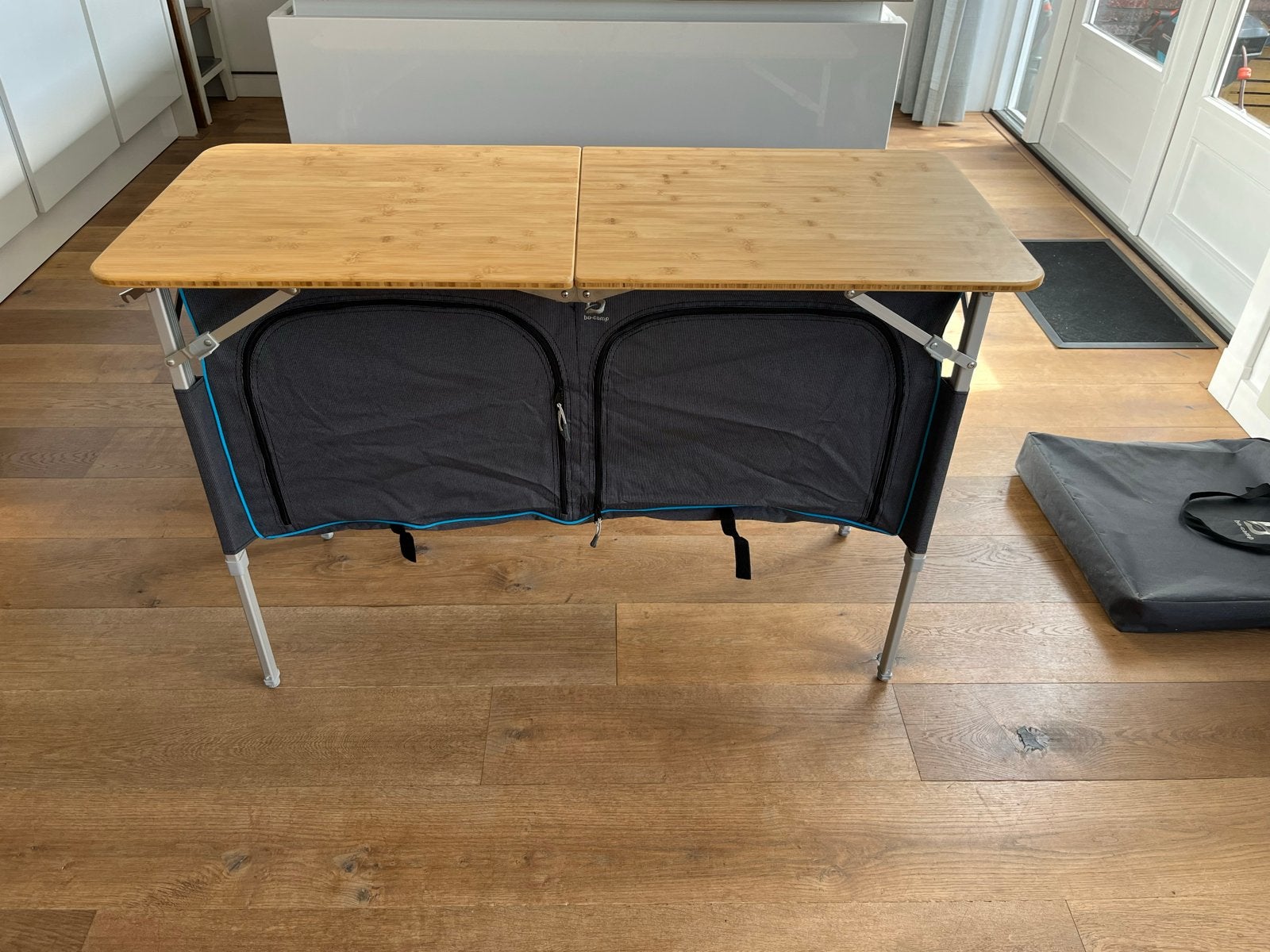 Bo-Camp Newington Kooktafel/Campingkast met bamboe blad, Ophalen, Zo goed als nieuw