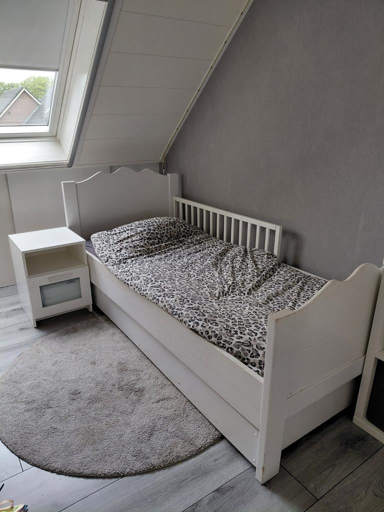 Te koop bed 90x200 incl bedlade en  nachtkastje, Huis en Inrichting, Ophalen, Gebruikt, 90 cm, Eenpersoons