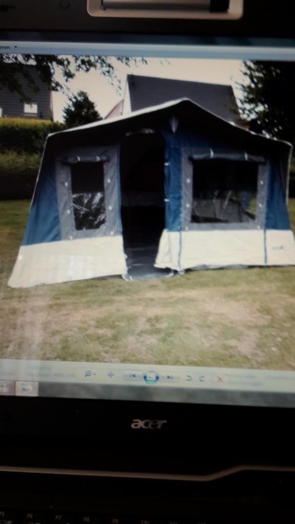 Bungalowtent met PVC dak en inritsbaar kuipzeil, Caravans en Kamperen, Ophalen, Zo goed als nieuw