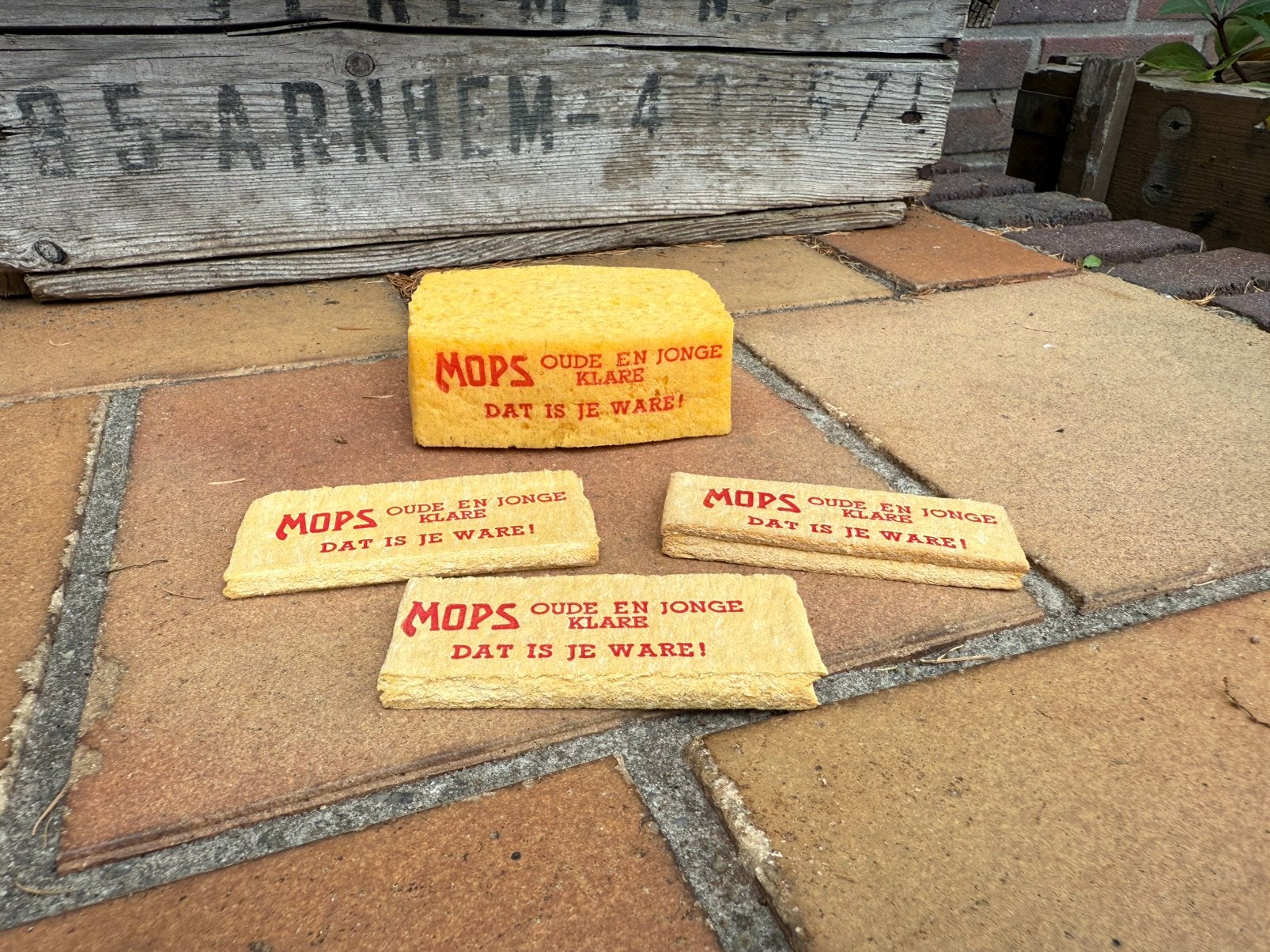 Set oude reclame sponsjes  mops oude jenever schiedam, Ophalen of Verzenden