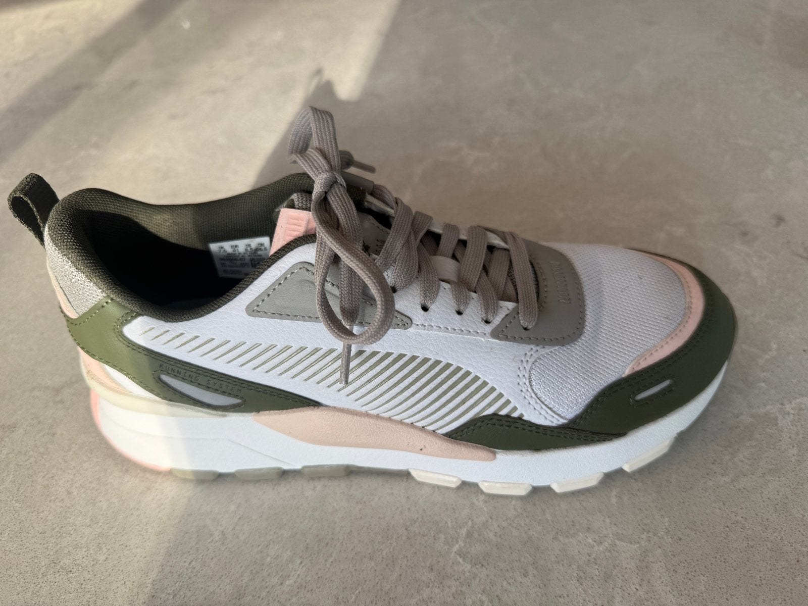 Puma running system maat 41 - NIEUWSTAAT!, Kleding | Dames, Ophalen of Verzenden, Zo goed als nieuw, Wit, Sportschoenen
