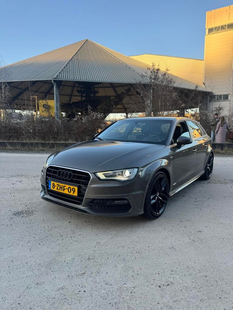 Audi a3 1.4 tfsi 7 traps dsg nieuwe apk, Auto's, 1380 kg, 1800 kg, 4 cilinders, Bruin