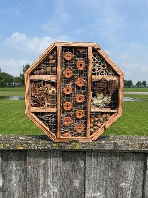 Insectenhuis achthoek handgemaakt op voorraad, Tuin en Terras, Ophalen of Verzenden, Nieuw