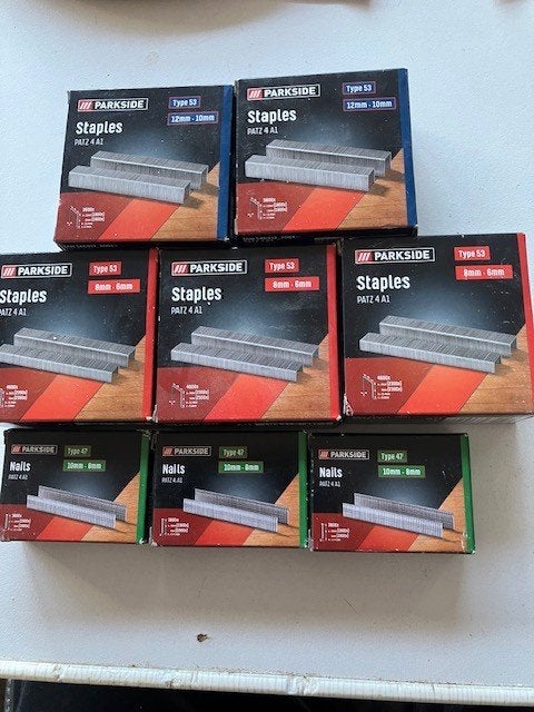 Nieten en nagels voor een tacker/nietpistool, Ophalen, Nieuw