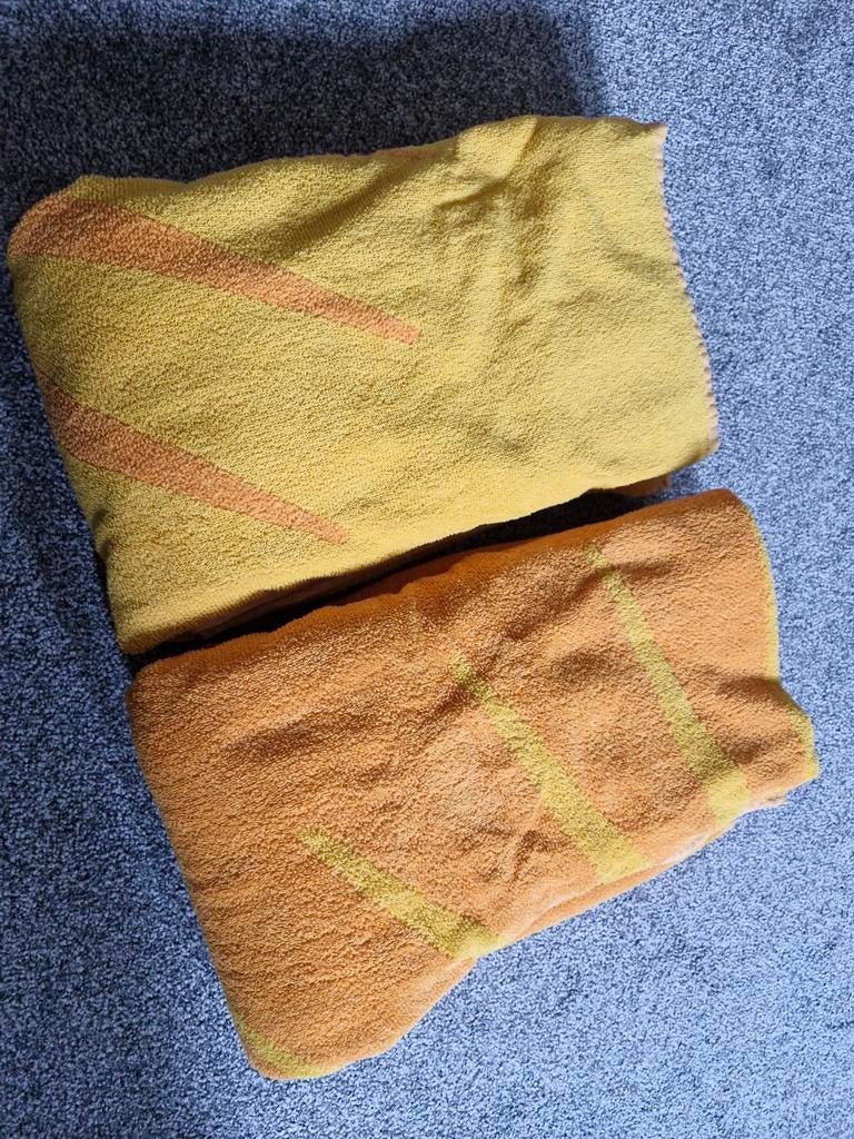 Twee strandlakens, geel en oranje, Ophalen of Verzenden, Nieuw, Geel, Handdoek