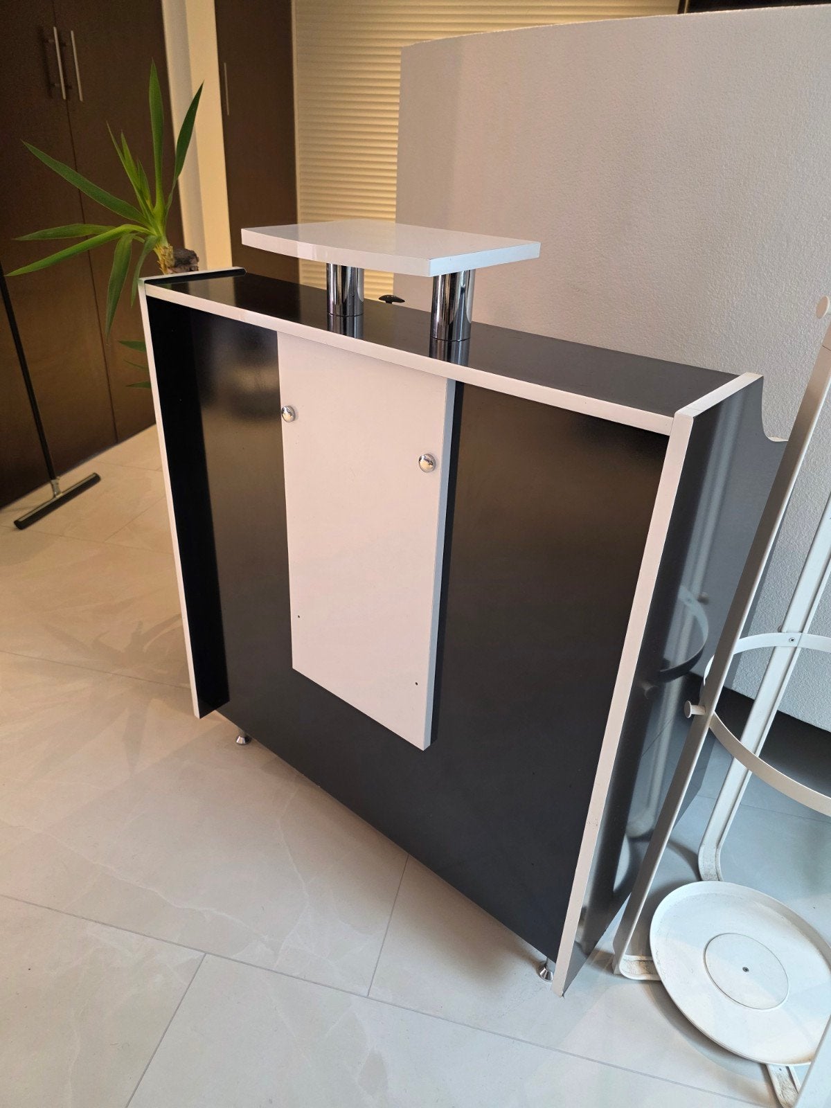 Moderne receptiebalie zwart-wit, Huis en Inrichting, Ophalen of Verzenden, Gebruikt