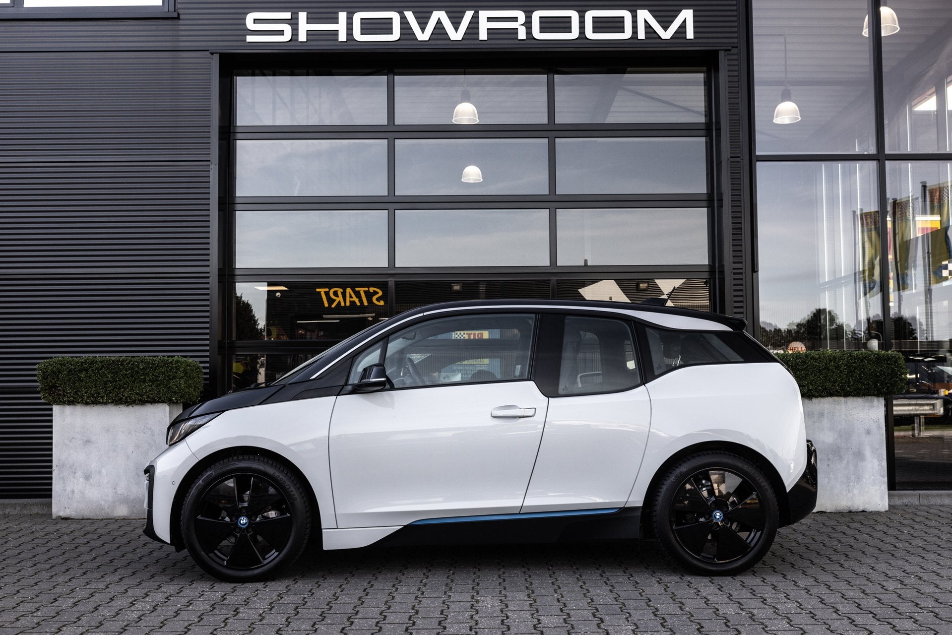 BMW I3, Basis iPerformance 94Ah 33 kWh NL Auto, Nieuwstaat!, Automaat, Achterwielaandrijving, Gebruikt, 33 kWh
