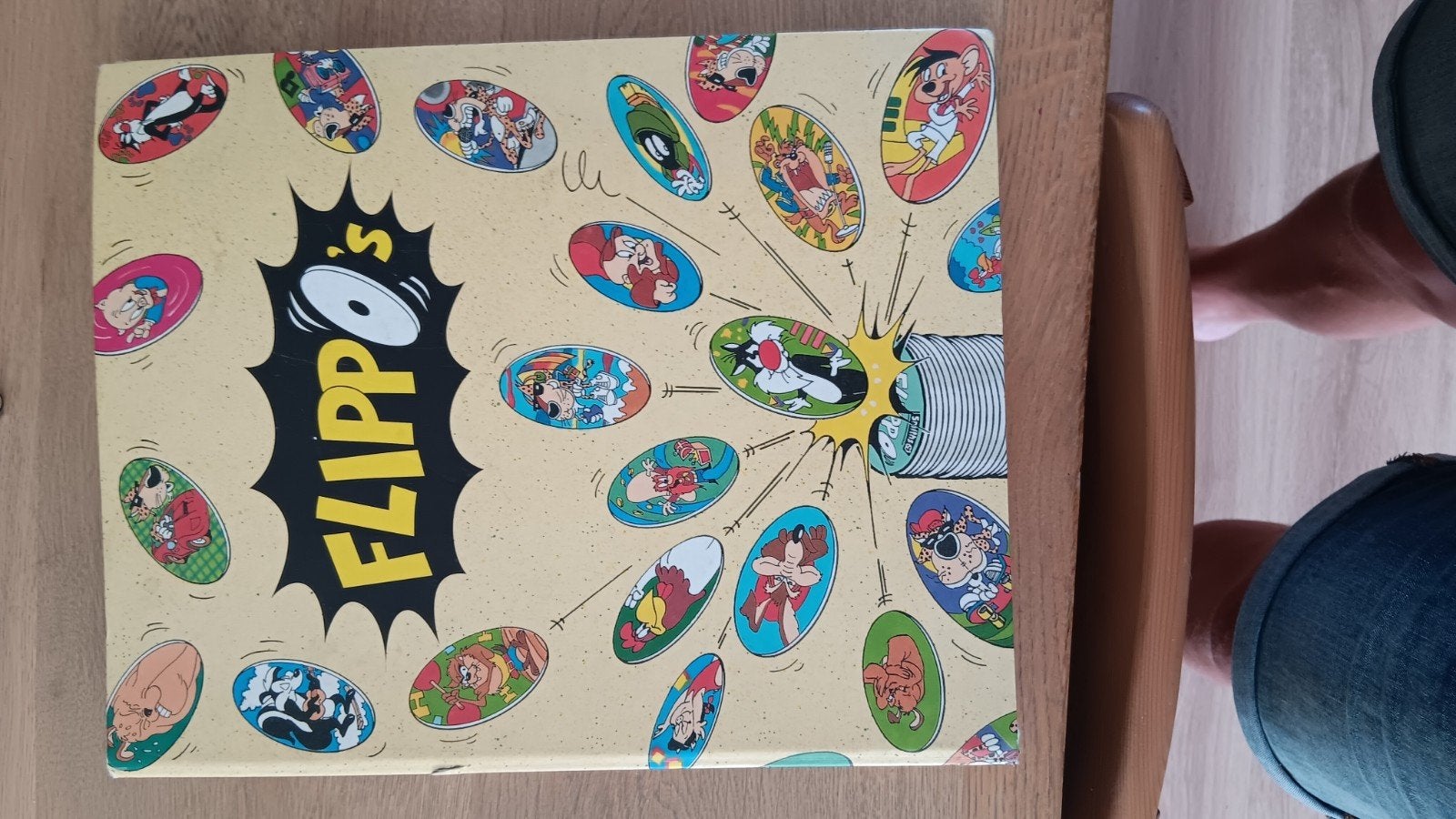 Grote verzameling Flippo's in map - Looney Tunes & Chester, Verzamelen, Flippo's, Ophalen of Verzenden, Looney Tunes, Verzameling