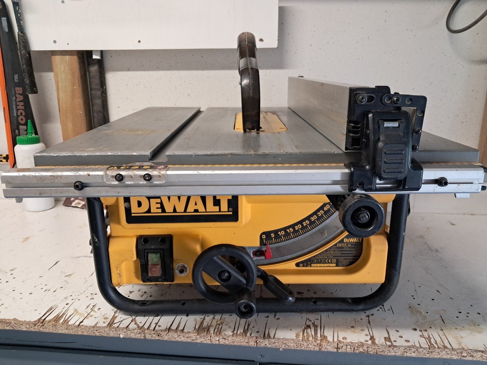 DeWalt DW745-QS (Type 4) Zaagtafel - Compact en Krachtig, Gebruikt, Cirkelzaag, DeWalt, 70 mm of meer