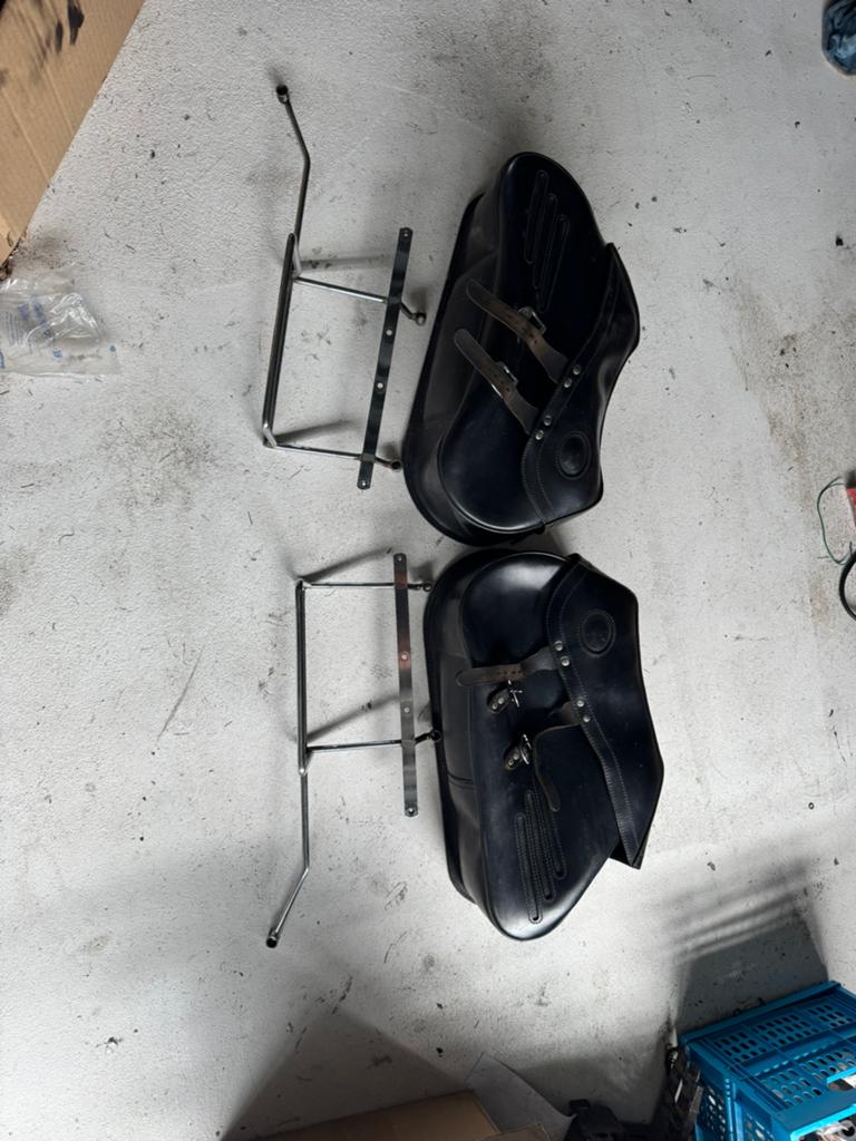 Yamaha xv 1600 tassen met beugels lederen tassen, Motoren, Ophalen of Verzenden, Gebruikt
