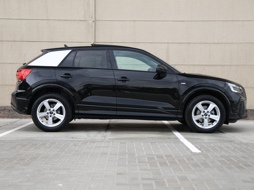 Audi Q2 35 TFSI S Edition | Automaat | Panoramisch schuif-ka, 4 cilinders, 150 pk, Leder en Stof, Zwart
