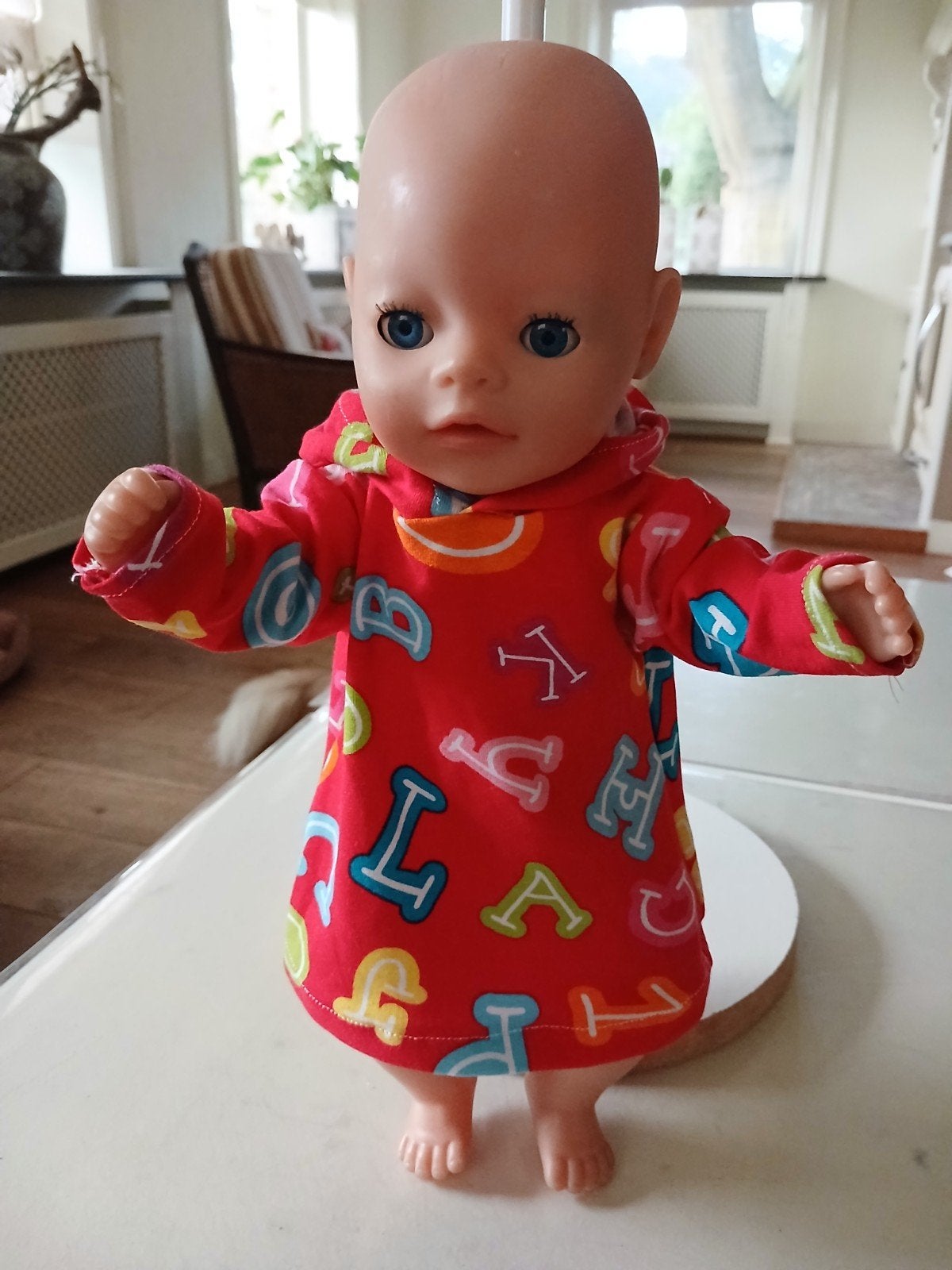 letters hoodyjurk baby born pop 36/38, Ophalen of Verzenden, Nieuw, Babypop
