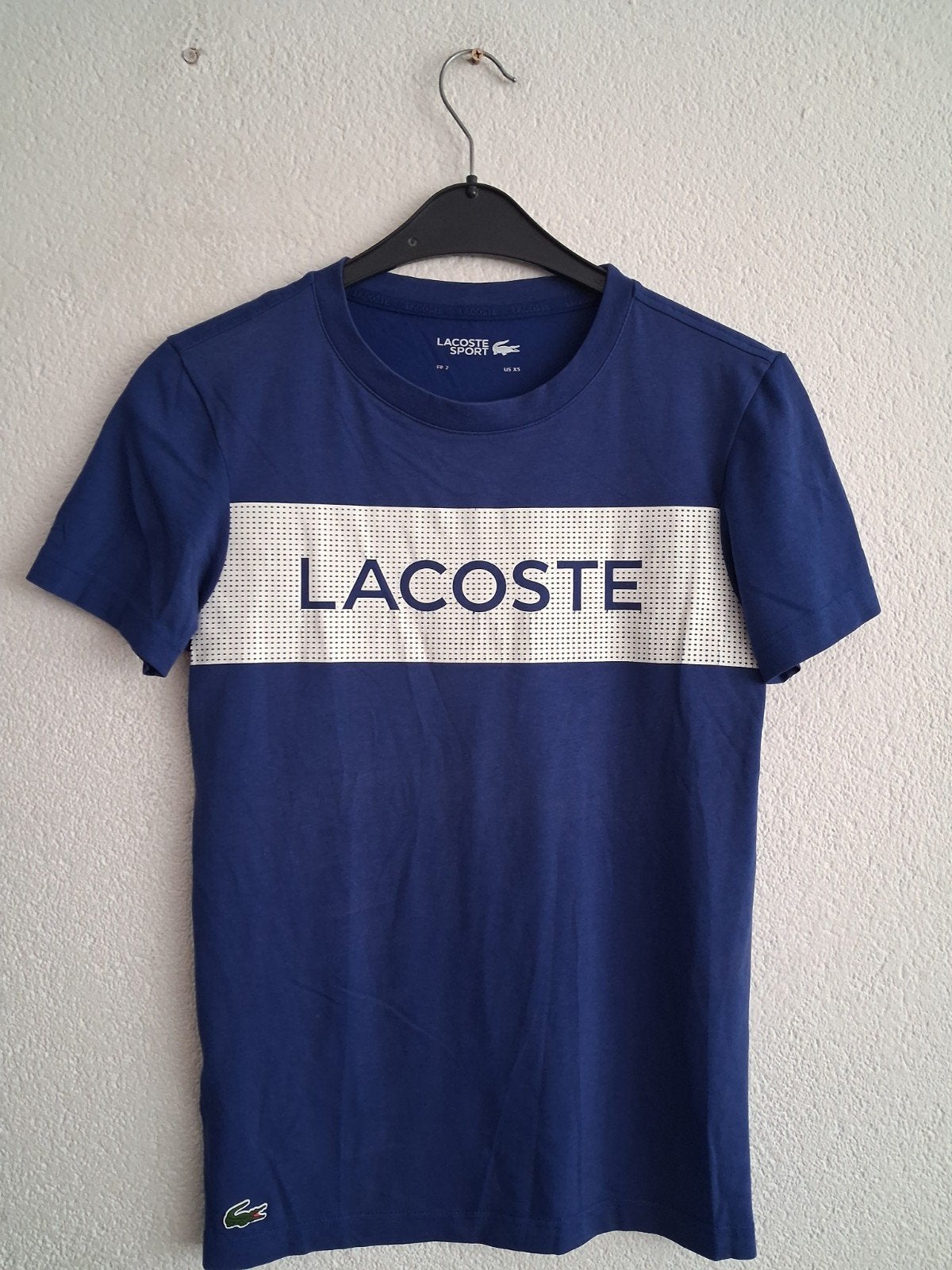 Lacoste Sport T-shirt Blauw met Wit Logo - Maat XS, Blauw, Lacoste, Ophalen of Verzenden, Zo goed als nieuw
