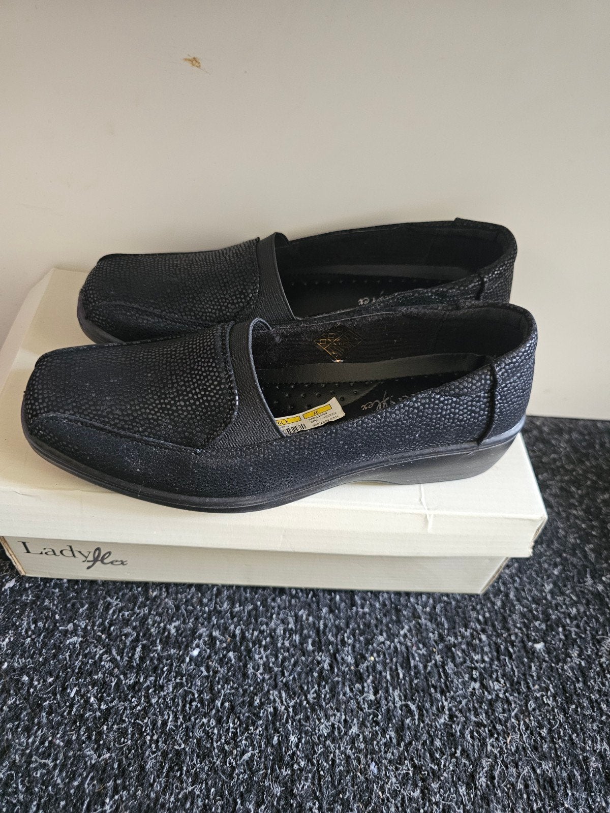 nieuw dames schoenen in maat 37, Ophalen of Verzenden, Nieuw, Zwart