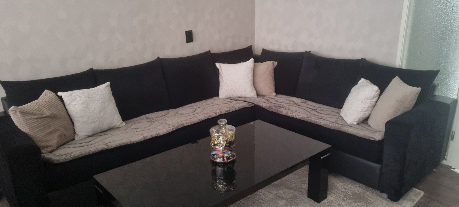 Hoogglans salontafel, Ophalen