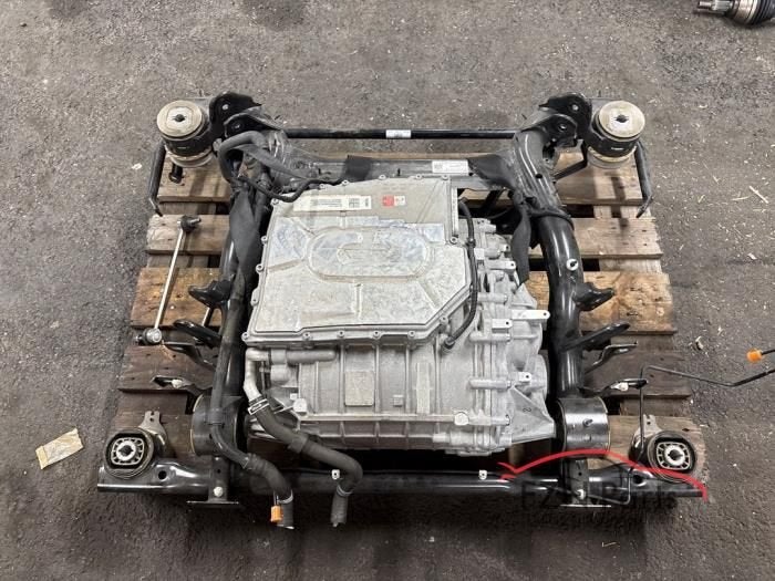 VW Volkswagen ID7 Elektromotor compleet met subframe motor (, Ophalen of Verzenden, Gebruikt