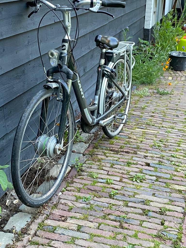 Defecte elektrische fiets, Fietsen en Brommers, Elektrische fietsen, Ophalen of Verzenden, Zo goed als nieuw, Minder dan 30 km per accu