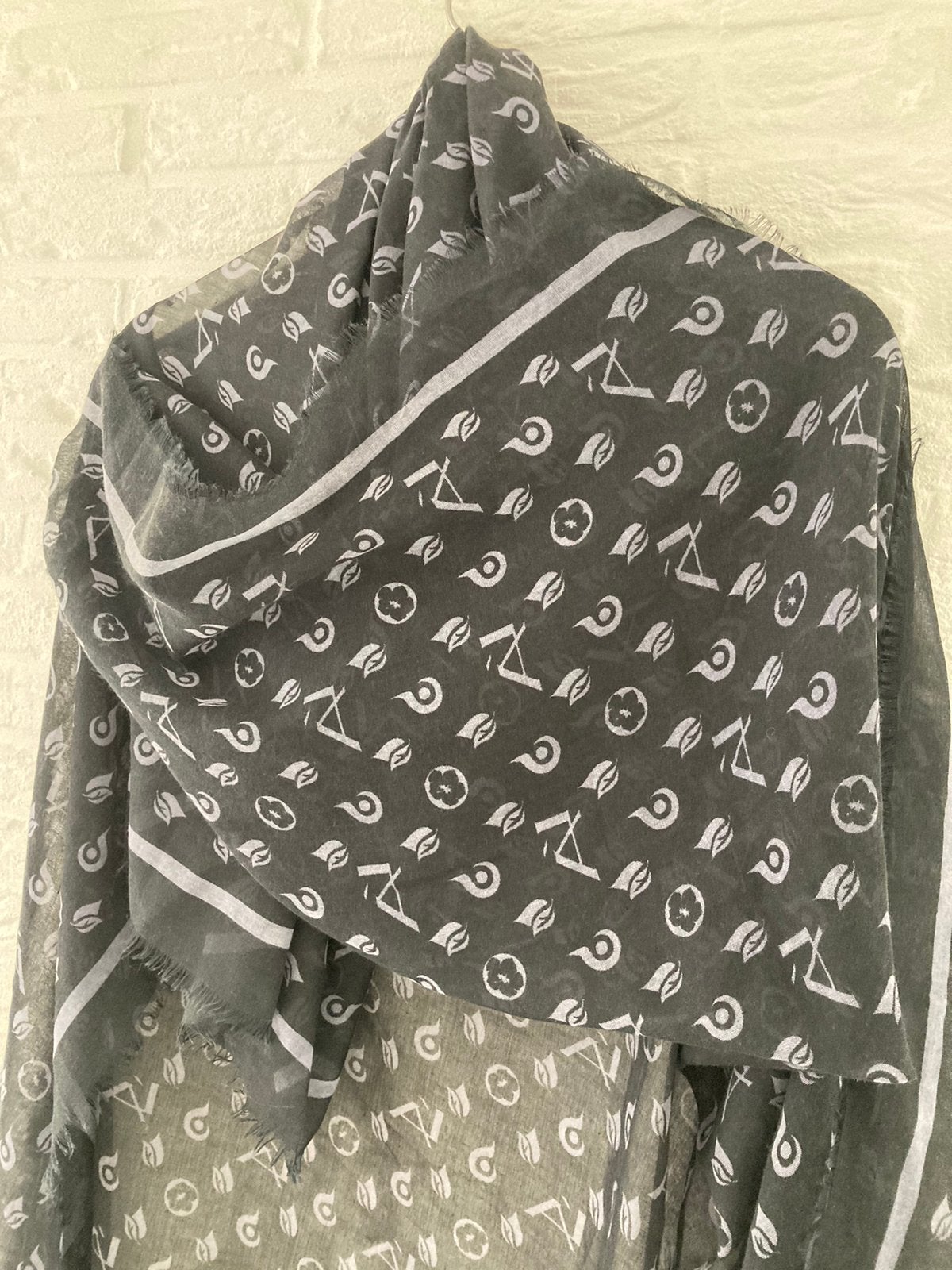 Warme Sjaal 140 x 240 cm foulard Carré Klassieke Shawl, Ophalen of Verzenden, Zo goed als nieuw, Maat 46/48 (XL) of groter, Sjaal