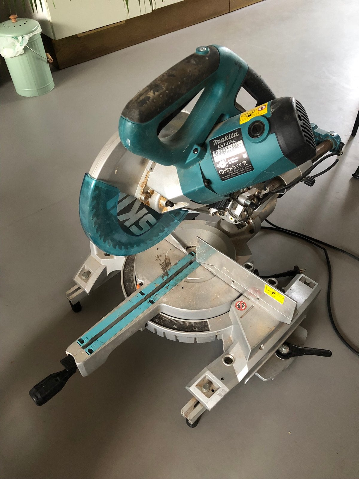 Makita afkortzaag LS1018L & Makita WST06 onderstel,, 70 mm of meer, Ophalen of Verzenden, Zo goed als nieuw, Afkortzaag