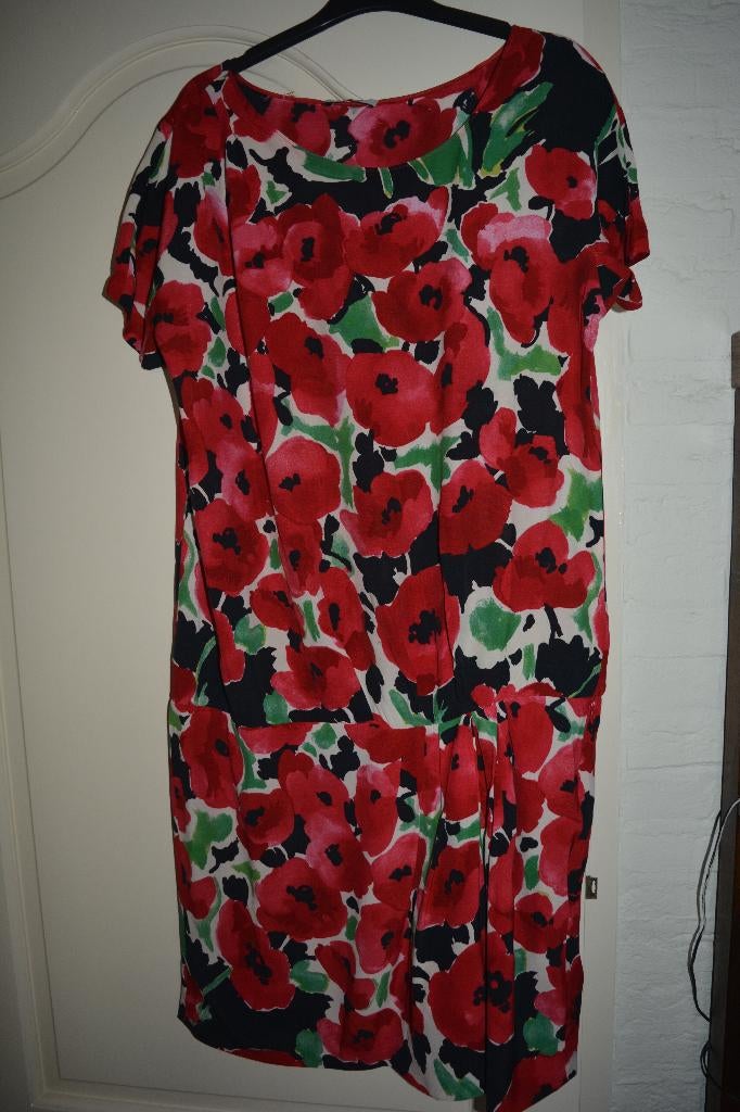 Moschino, te gekke jurk met klaproos patroon, mt M, Maat 38/40 (M), Zo goed als nieuw, Knielengte, Rood