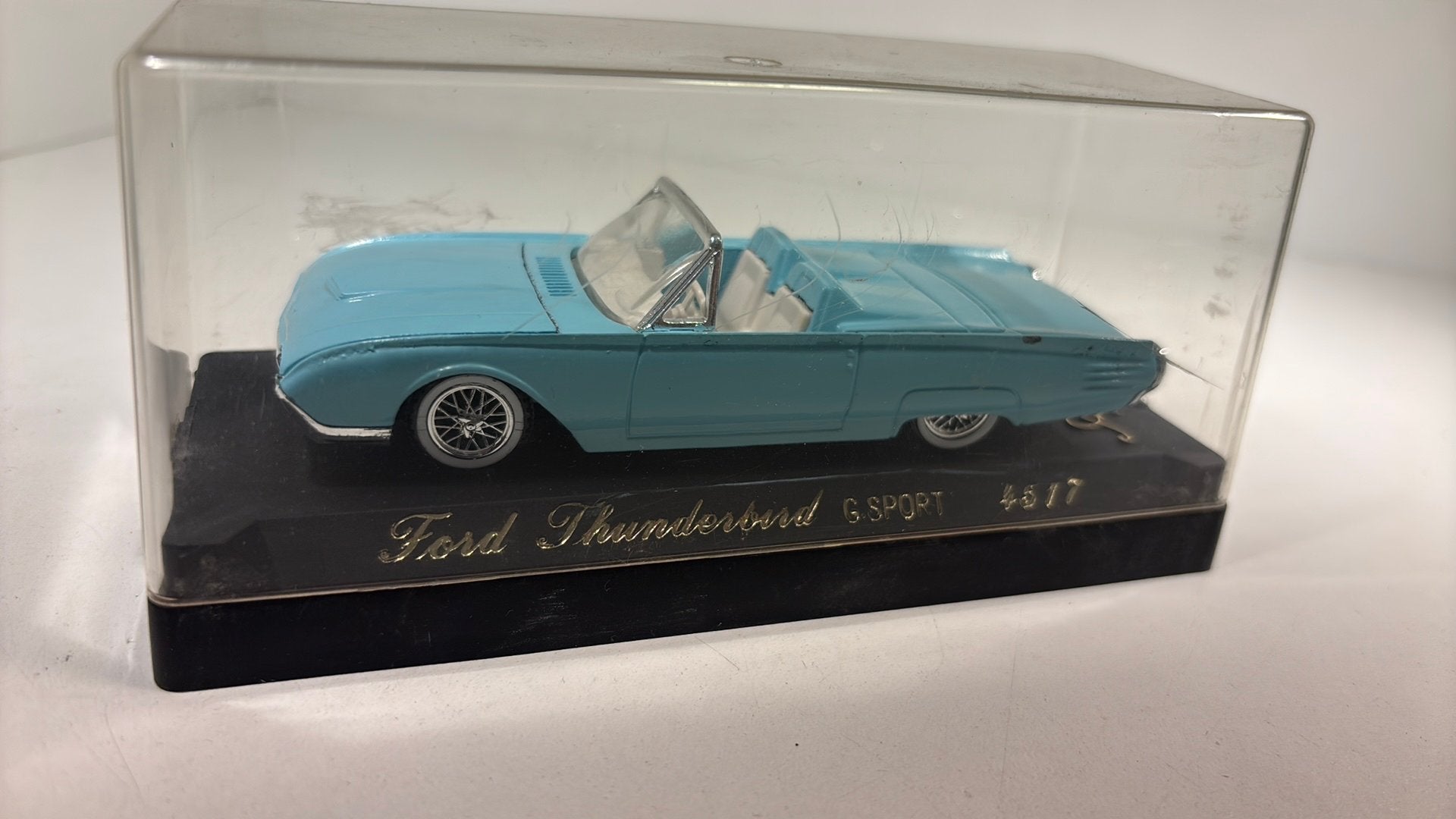Ford thunderbrid solido 1.43
