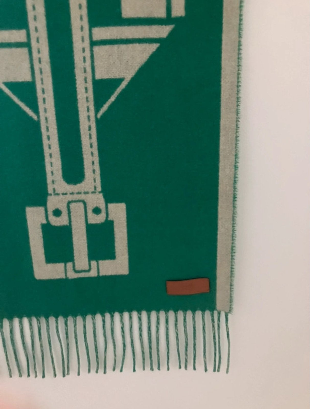 Hermès Casaque Les Sangles muffler RRP €460, Ophalen of Verzenden, Nieuw, Sjaal