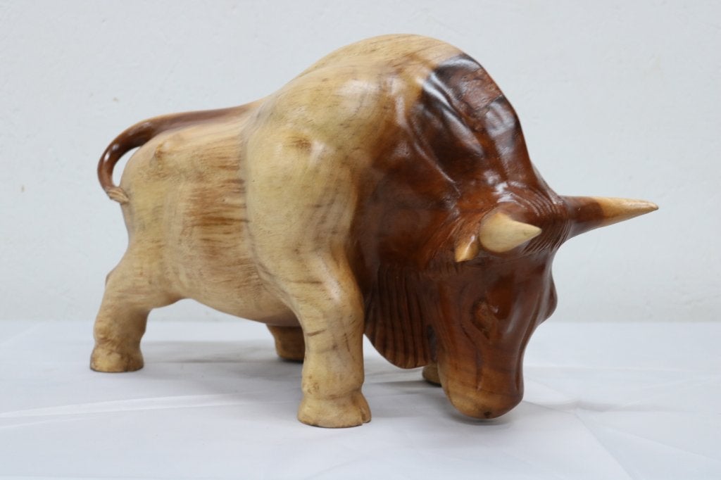 Houten Beeld Stier 30 CM, Antiek en Kunst, Ophalen, Hout, Beeld