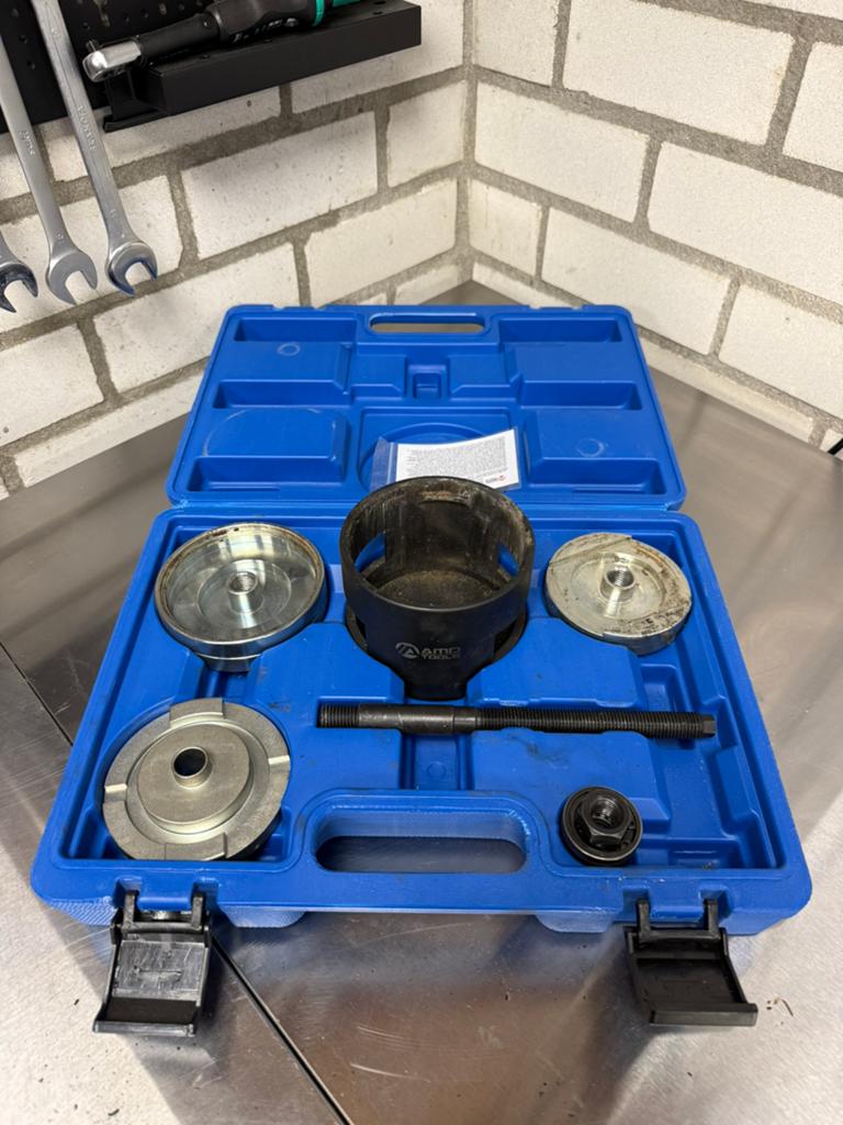 BMW E53 X5 subframe rubber gereedschap, Auto diversen, Autogereedschap, Zo goed als nieuw, Ophalen of Verzenden